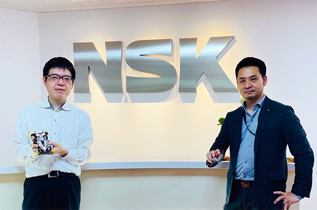 石井 俊和（写真左）, 郡嶋 聡太郎（写真右）