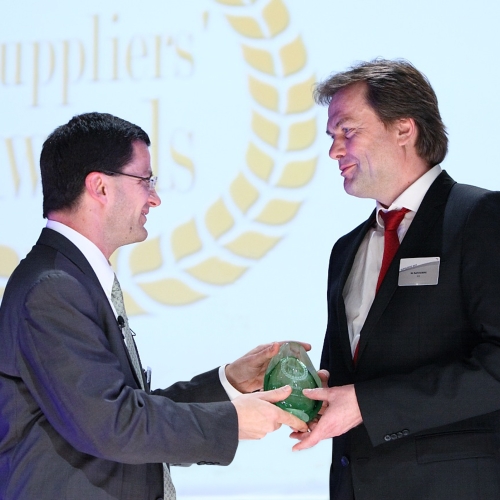 PSA Suppliers' Award for Quality handed over to Ralf Duning, NSK Europe EABU